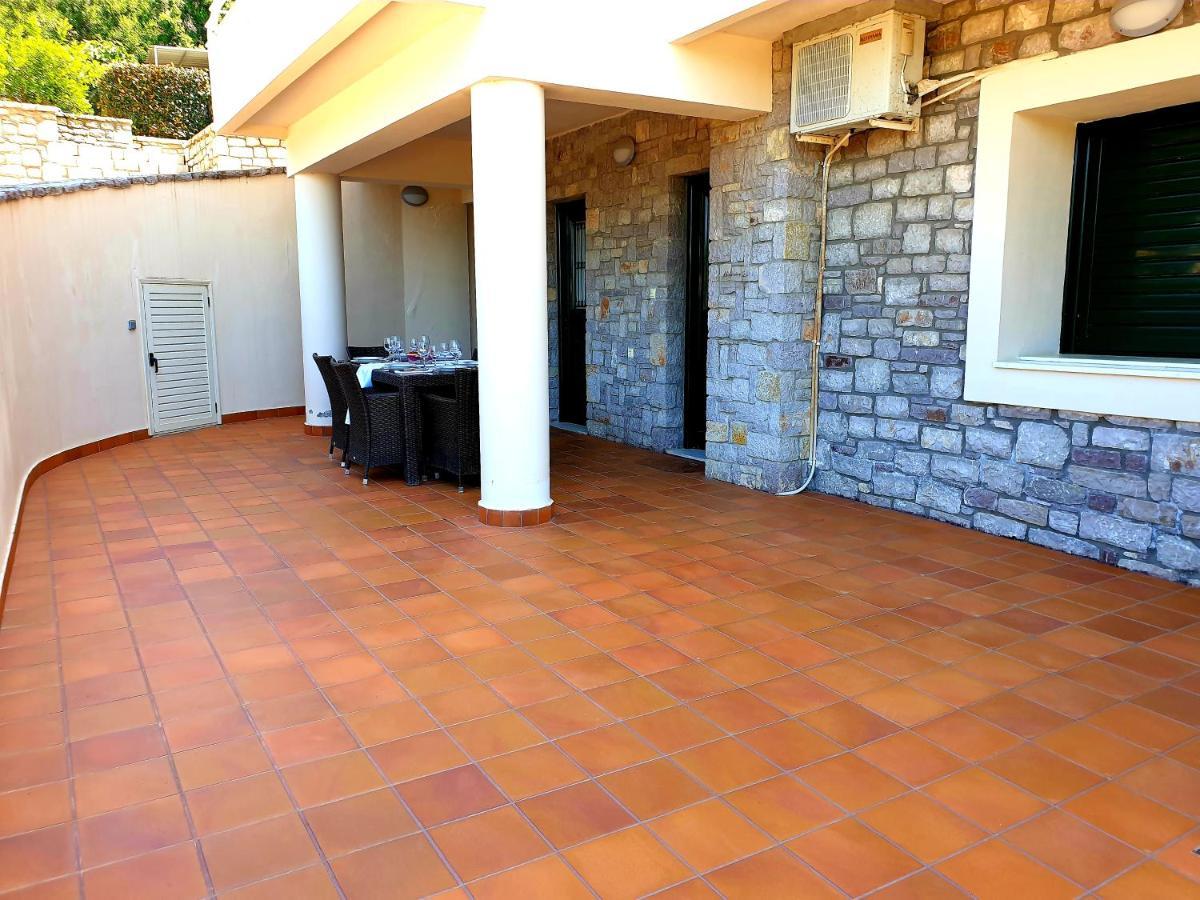 Elaianthos Villa Kalamata Bagian luar foto